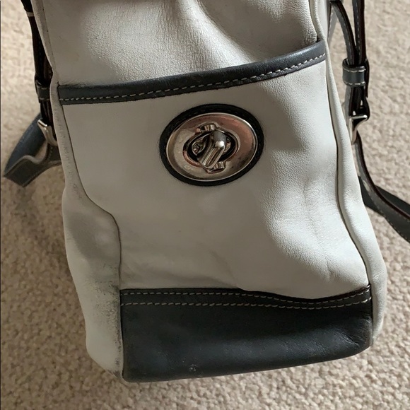 Coach // White and Grey Leather Purse - Picture 8 of 8